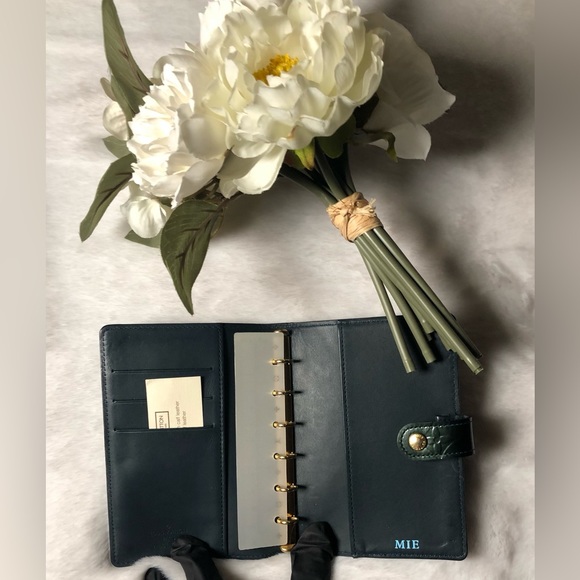 Louis Vuitton Authentic Green Vernis Agenda w/Ruler/Card Slots(Date Code:SP1160) - Picture 13 of 14